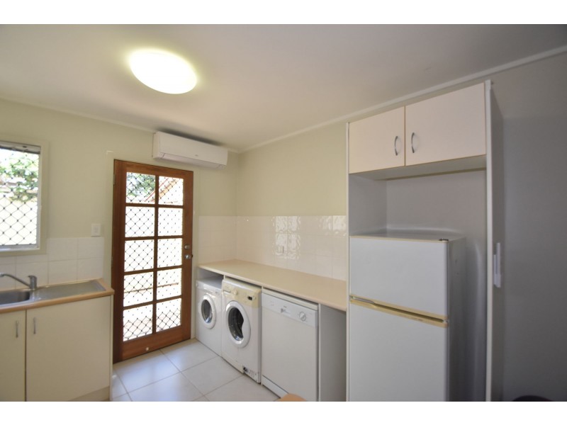 2/267a Geddes Street, Centenary Heights QLD 4350