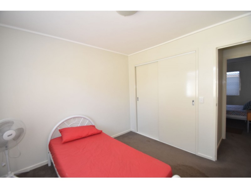 2/267a Geddes Street, Centenary Heights QLD 4350
