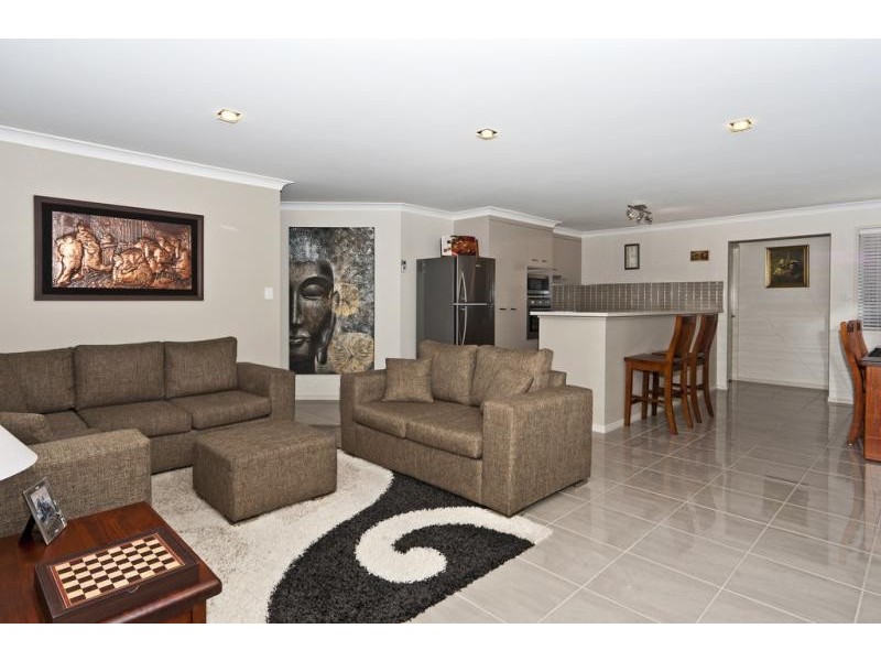 136 Kearney Street, Kearneys Spring QLD 4350