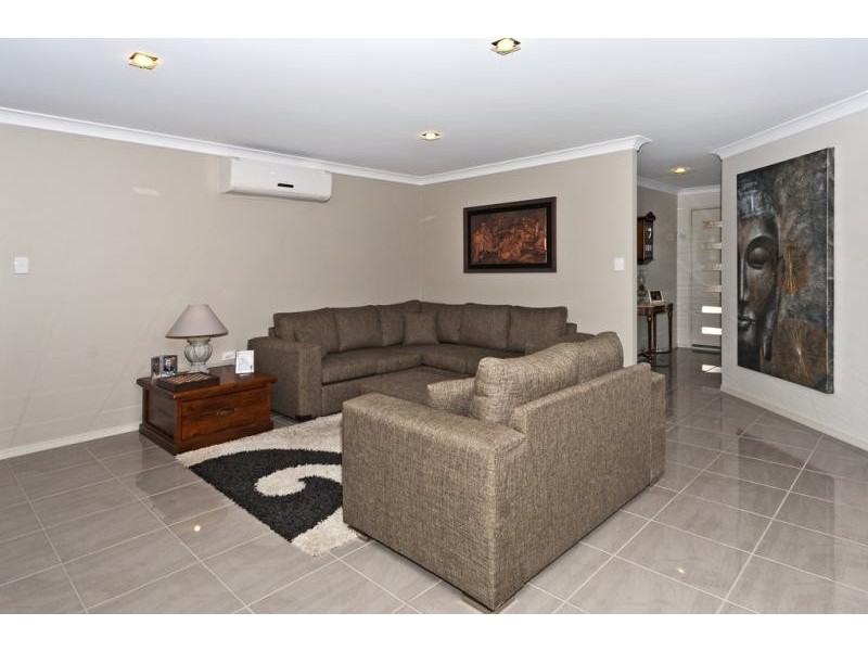 136 Kearney Street, Kearneys Spring QLD 4350
