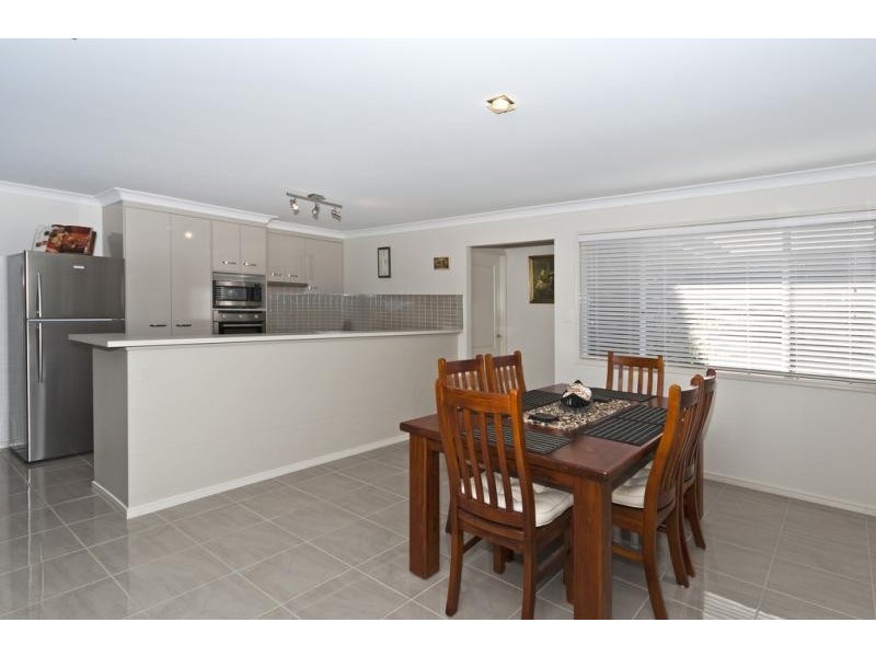 136 Kearney Street, Kearneys Spring QLD 4350