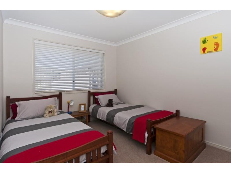 136 Kearney Street, Kearneys Spring QLD 4350