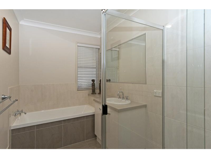 136 Kearney Street, Kearneys Spring QLD 4350