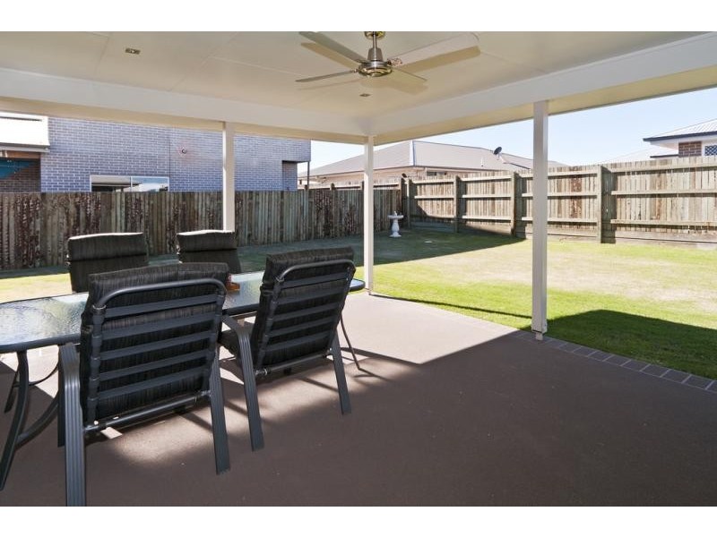 136 Kearney Street, Kearneys Spring QLD 4350