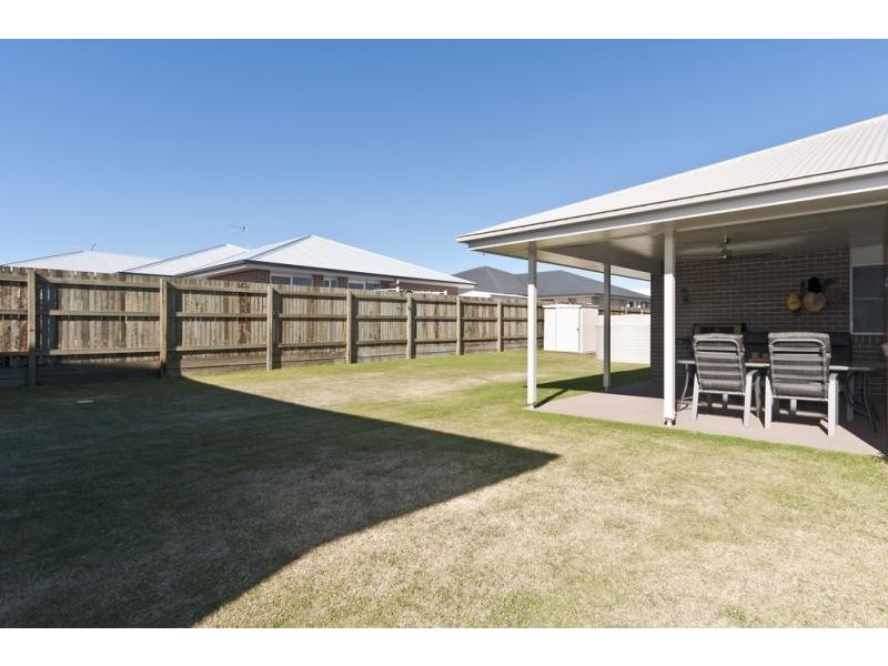 136 Kearney Street, Kearneys Spring QLD 4350