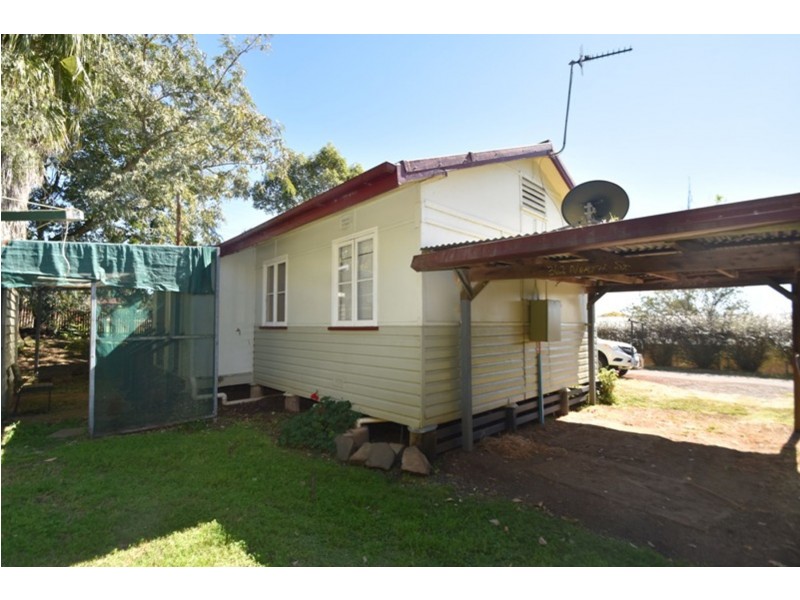 19/21 West Street, Newtown QLD 4350