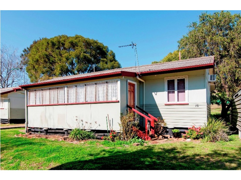 16/21 West Street, Newtown QLD 4350