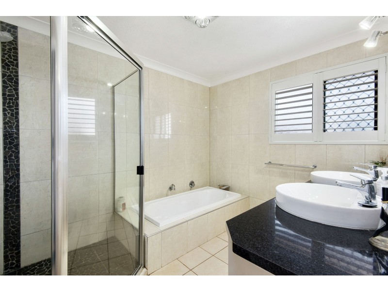 36 Agnes Street, Centenary Heights QLD 4350