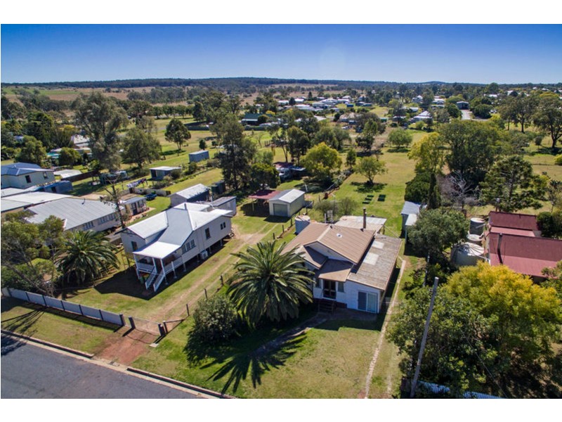 7 Hartwig Street, Goombungee QLD 4354