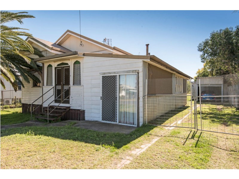 7 Hartwig Street, Goombungee QLD 4354