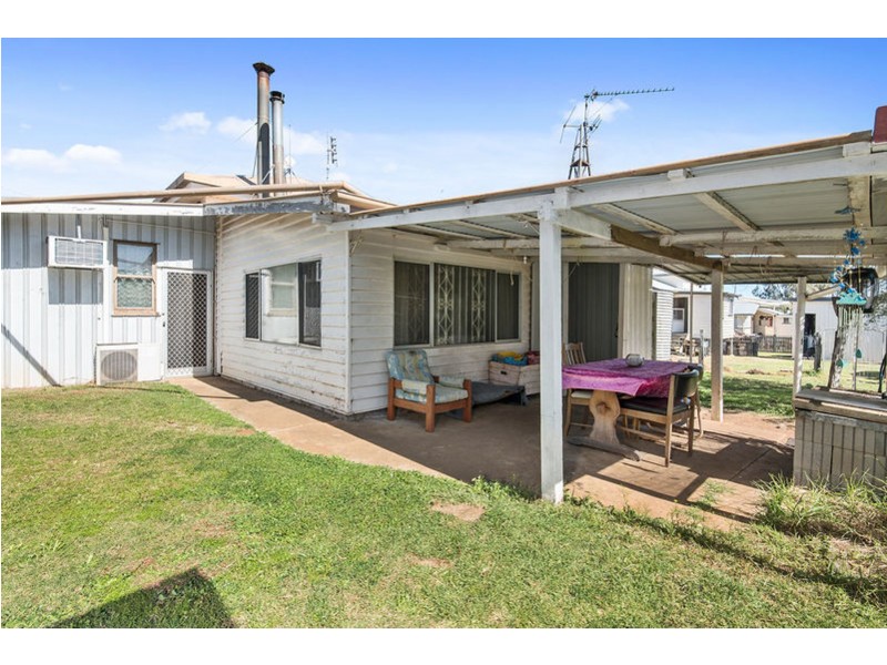 7 Hartwig Street, Goombungee QLD 4354