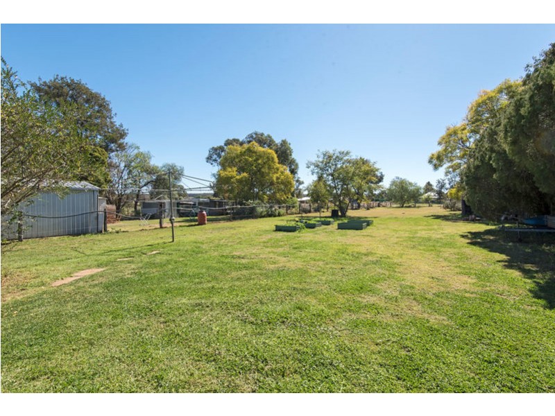 7 Hartwig Street, Goombungee QLD 4354