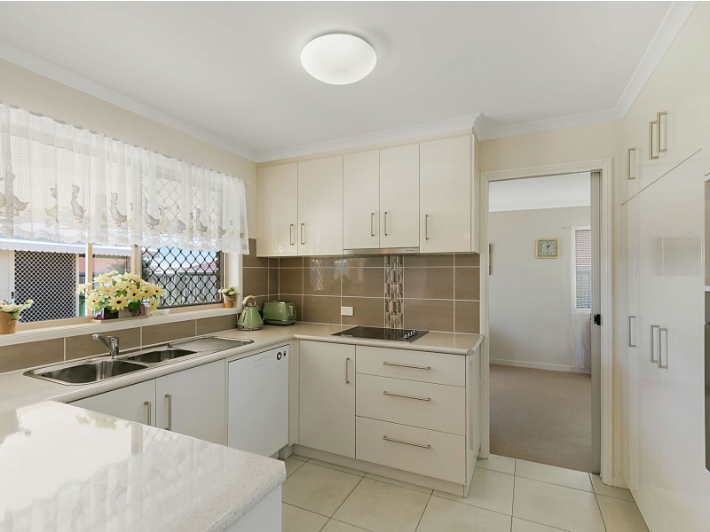 5 Janine Court, Kearneys Spring QLD 4350
