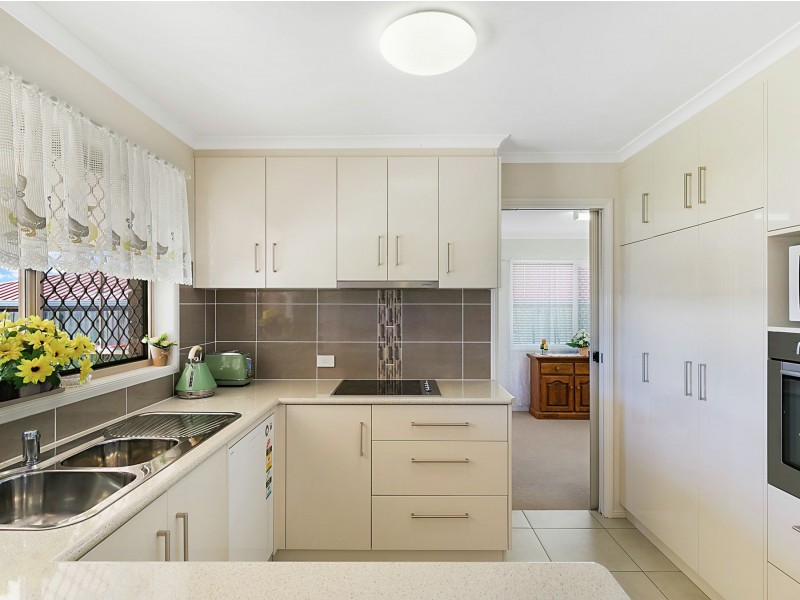 5 Janine Court, Kearneys Spring QLD 4350