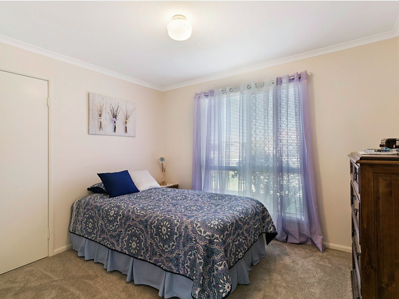 5 Janine Court, Kearneys Spring QLD 4350