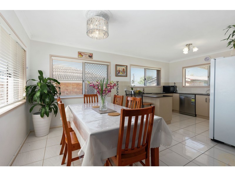 16 Canberra Street, Harristown QLD 4350