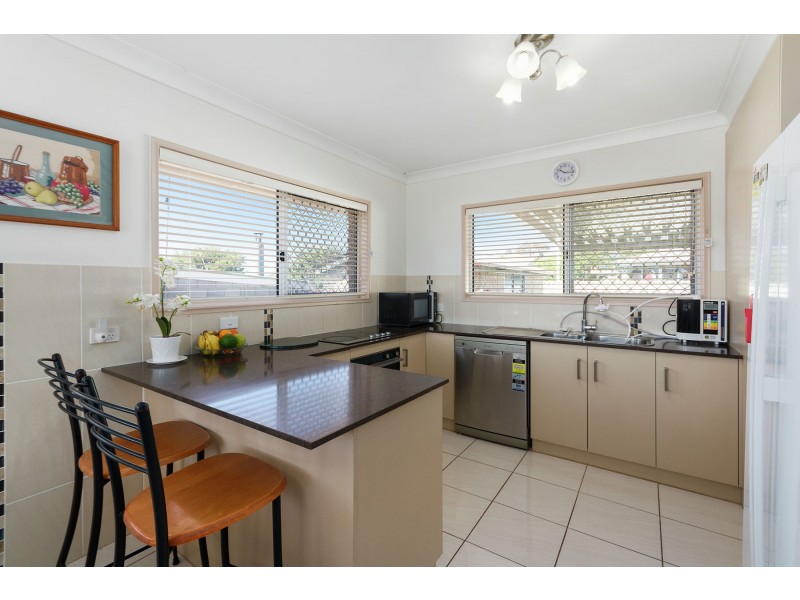 16 Canberra Street, Harristown QLD 4350