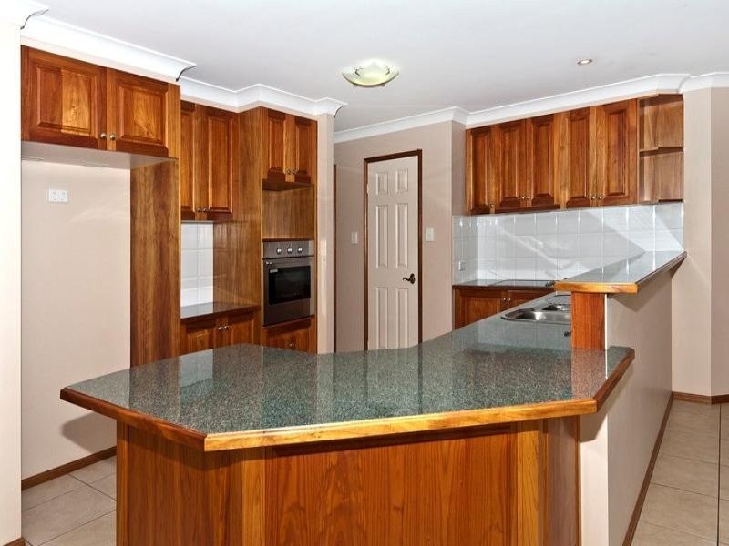18 Manooka Crescent, Highfields QLD 4352