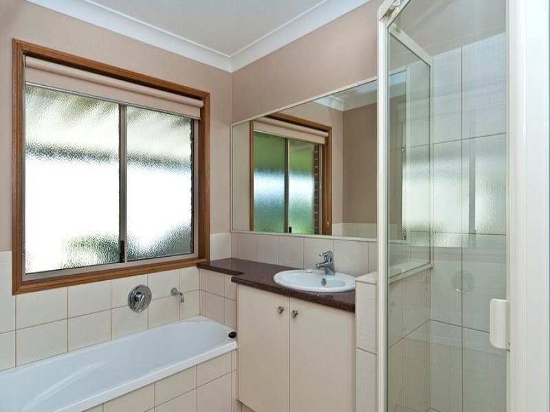 18 Manooka Crescent, Highfields QLD 4352