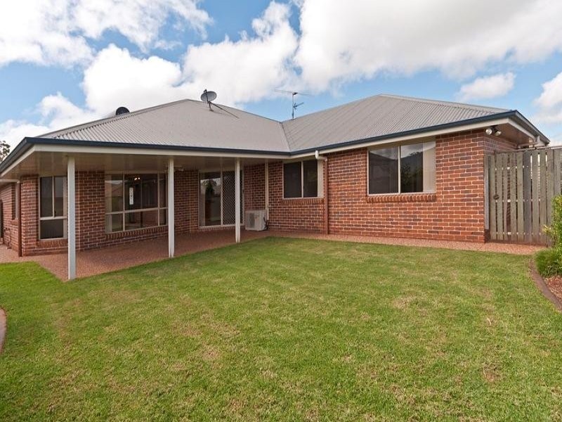 18 Manooka Crescent, Highfields QLD 4352