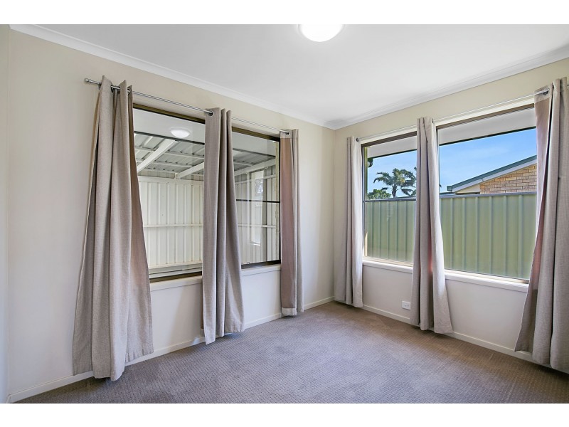 90 Hursley Road, Newtown QLD 4350