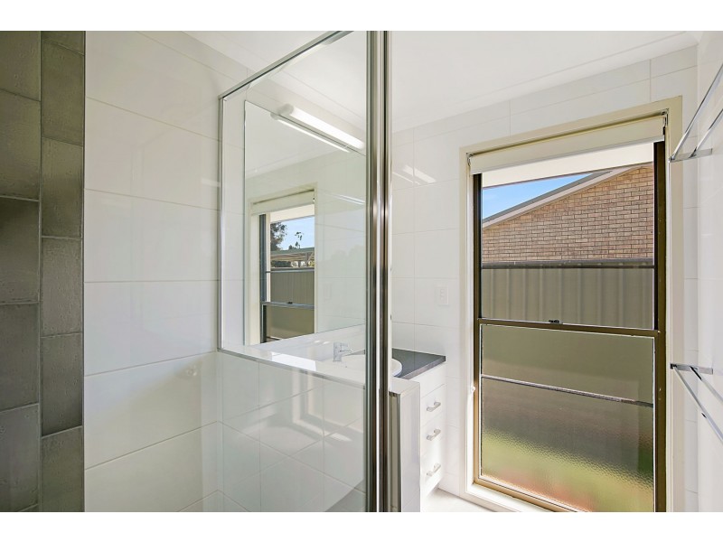 90 Hursley Road, Newtown QLD 4350