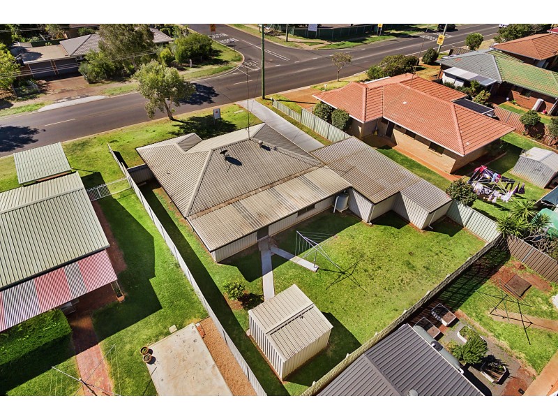 90 Hursley Road, Newtown QLD 4350