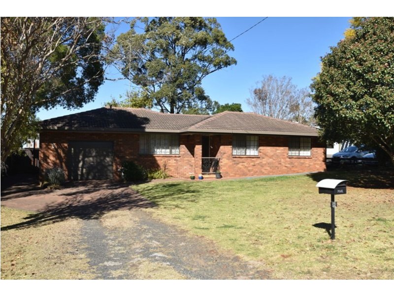 8 Laurel Lane, Toowoomba City QLD 4350