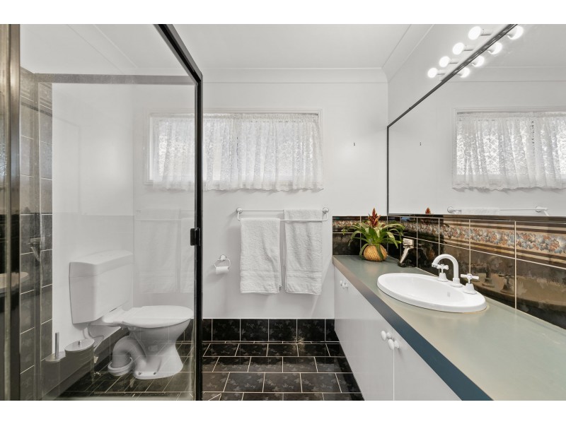 8 Gracemere Court, Glenvale QLD 4350