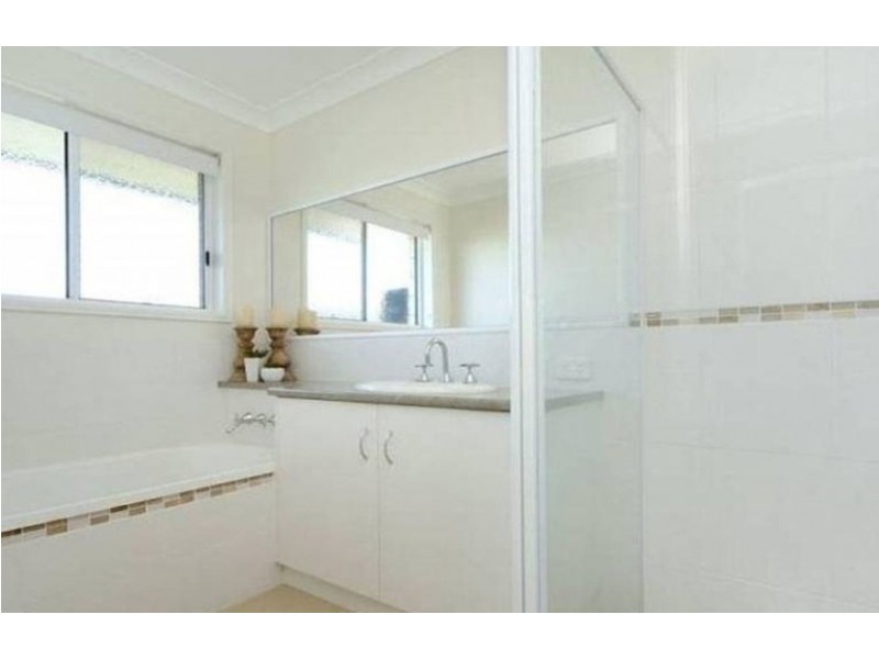 48 Wareena Crescent, Glenvale QLD 4350