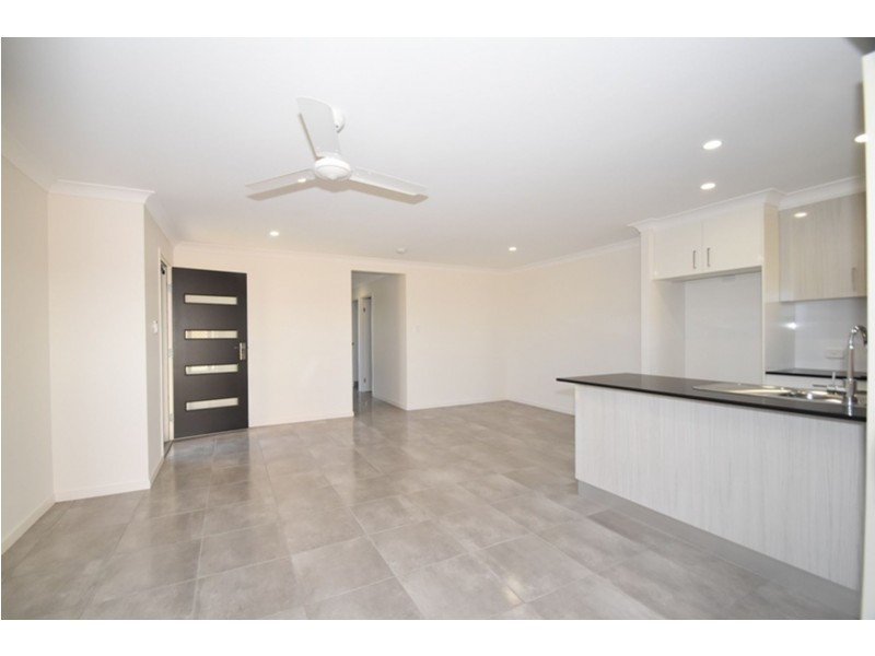 2/7 Magpie Drive, Cambooya QLD 4358