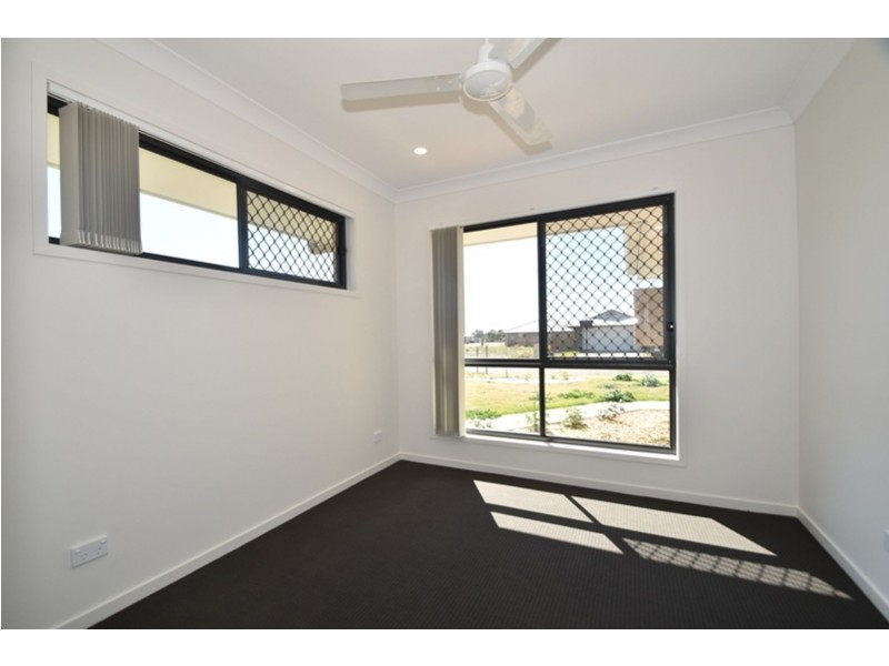 2/7 Magpie Drive, Cambooya QLD 4358