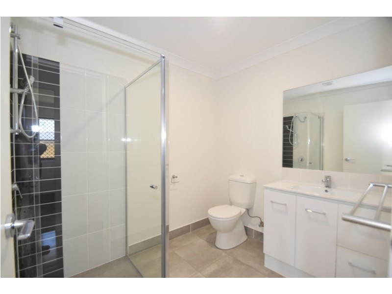 2/7 Magpie Drive, Cambooya QLD 4358