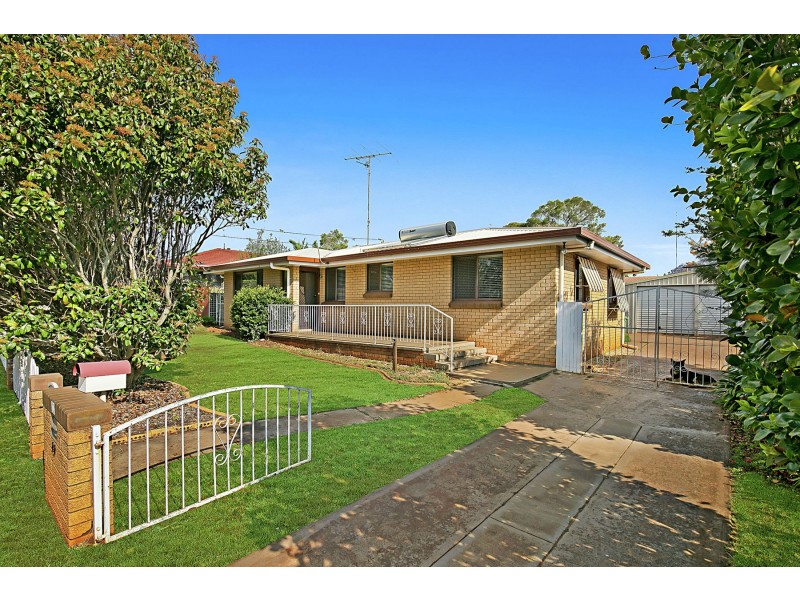 22 Hibiscus Drive, Centenary Heights QLD 4350