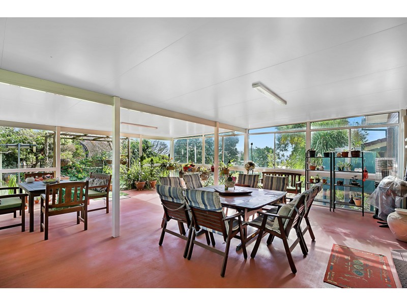 14 Hilltop Crescent, Blue Mountain Heights QLD 4350