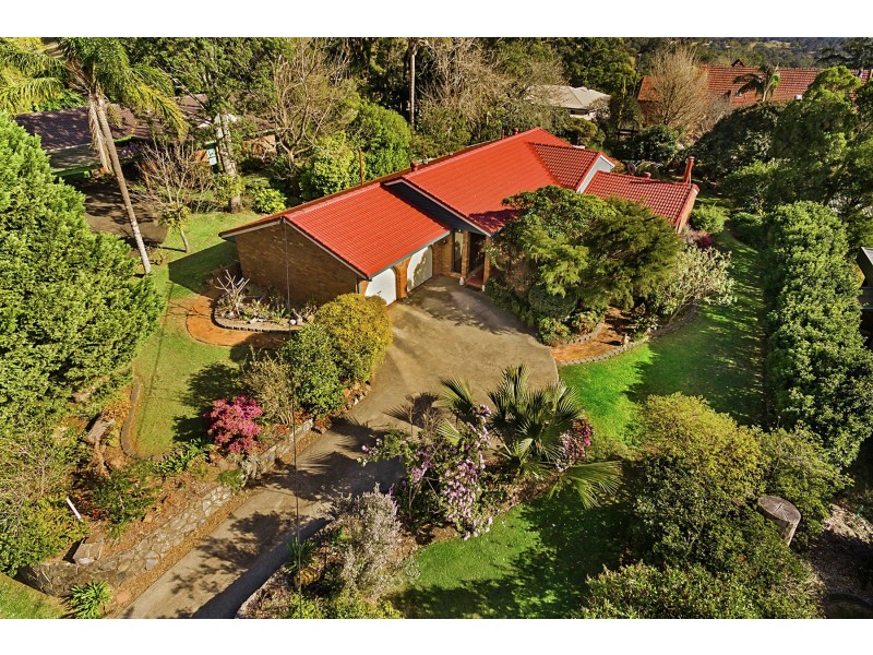 14 Hilltop Crescent, Blue Mountain Heights QLD 4350
