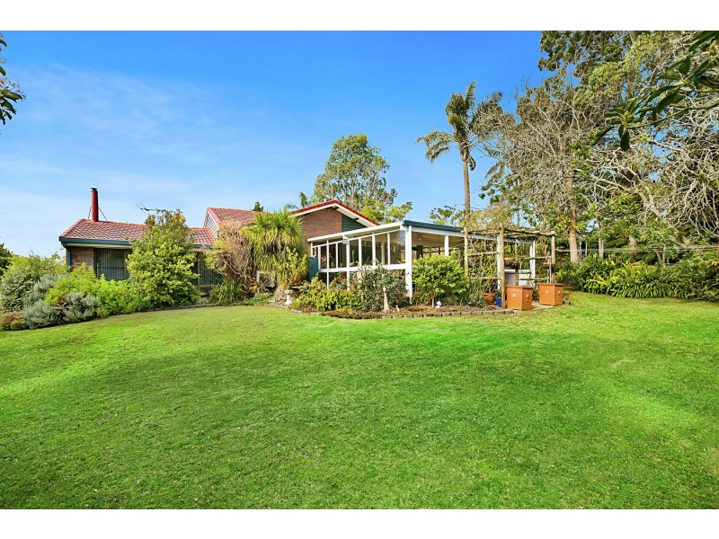 14 Hilltop Crescent, Blue Mountain Heights QLD 4350