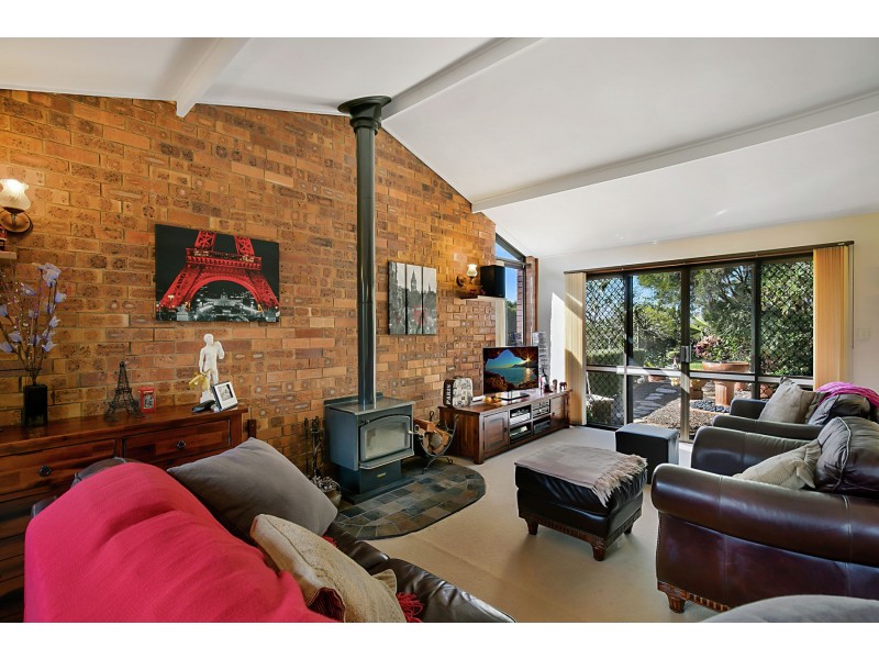 14 Hilltop Crescent, Blue Mountain Heights QLD 4350