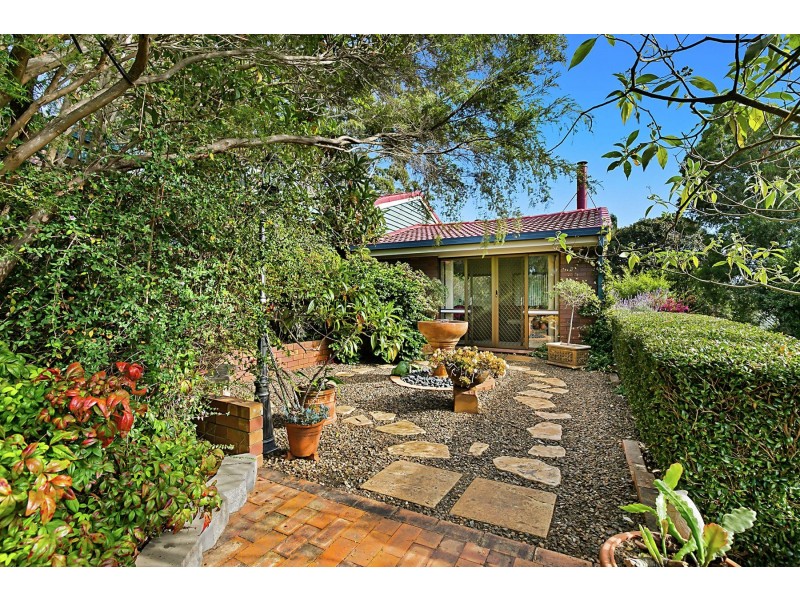14 Hilltop Crescent, Blue Mountain Heights QLD 4350