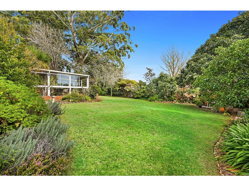 14 Hilltop Crescent, Blue Mountain Heights QLD 4350