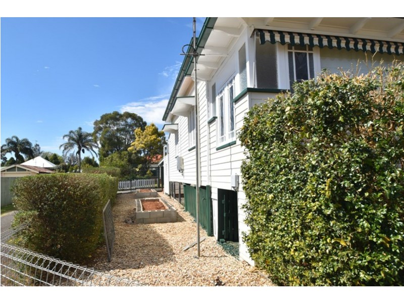 10 Clark Street, South Toowoomba QLD 4350