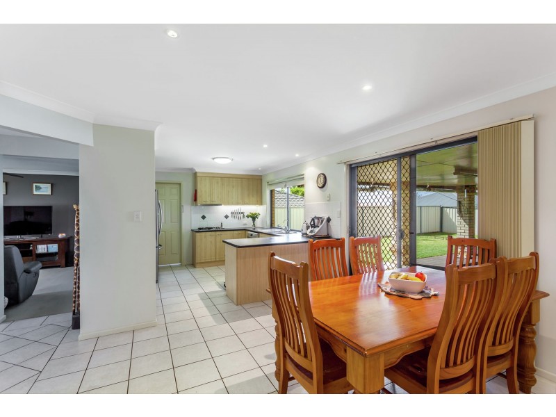 18 Menzies Street, Middle Ridge QLD 4350