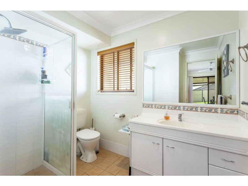18 Menzies Street, Middle Ridge QLD 4350