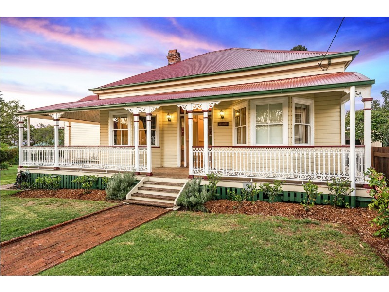 11 Potter Street, South Toowoomba QLD 4350