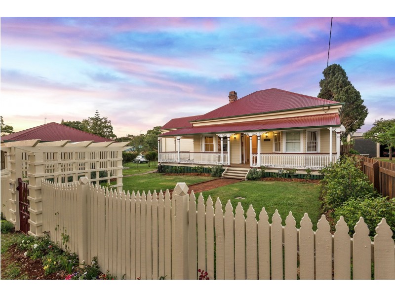 11 Potter Street, South Toowoomba QLD 4350
