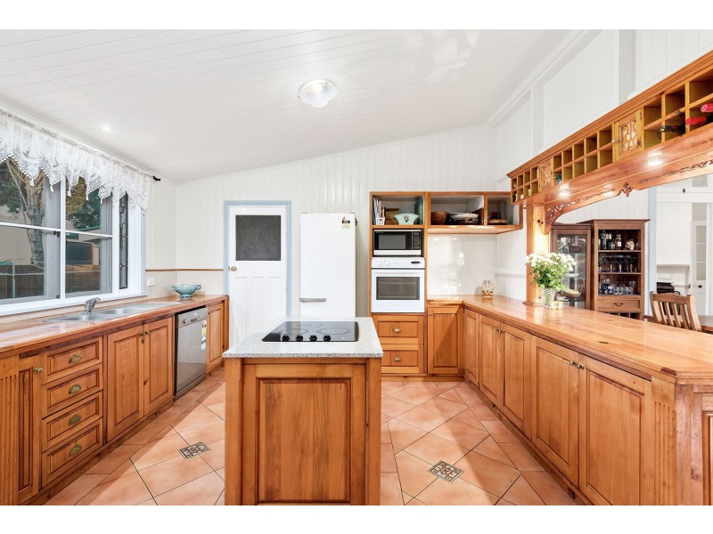 11 Potter Street, South Toowoomba QLD 4350