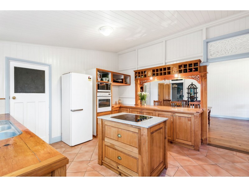 11 Potter Street, South Toowoomba QLD 4350