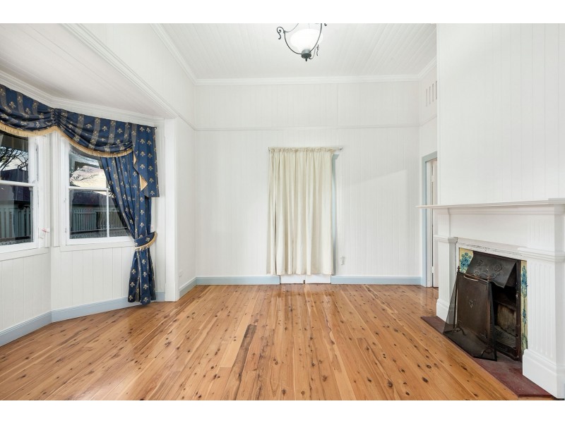 11 Potter Street, South Toowoomba QLD 4350
