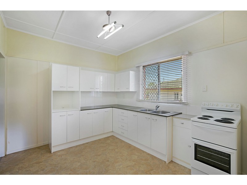 6 First Avenue, Harristown QLD 4350