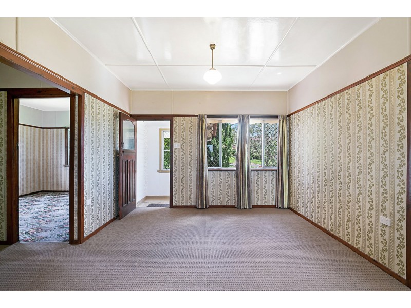 6 First Avenue, Harristown QLD 4350